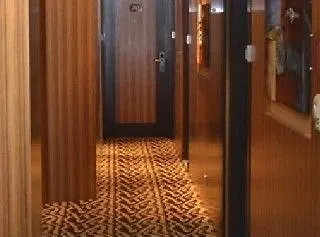 Strand Hotel Abu Dhabi 3*,