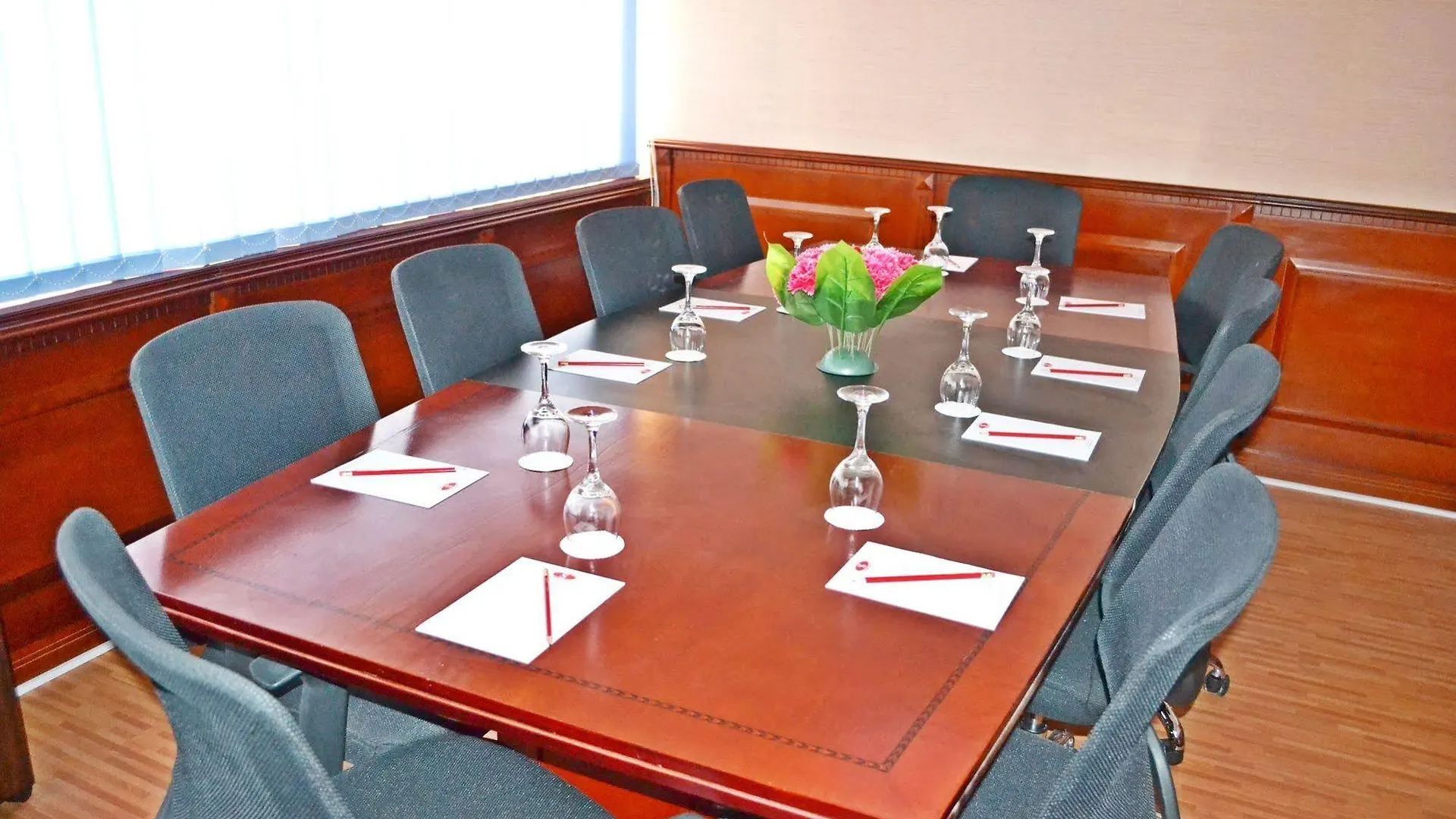 Strand Hotel Abu Dhabi