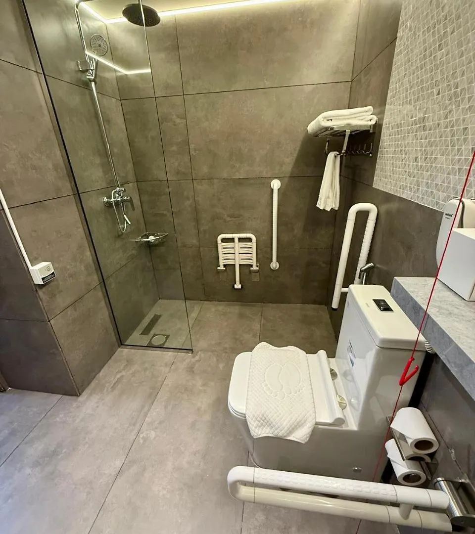 Strand Hotel Абу-Даби