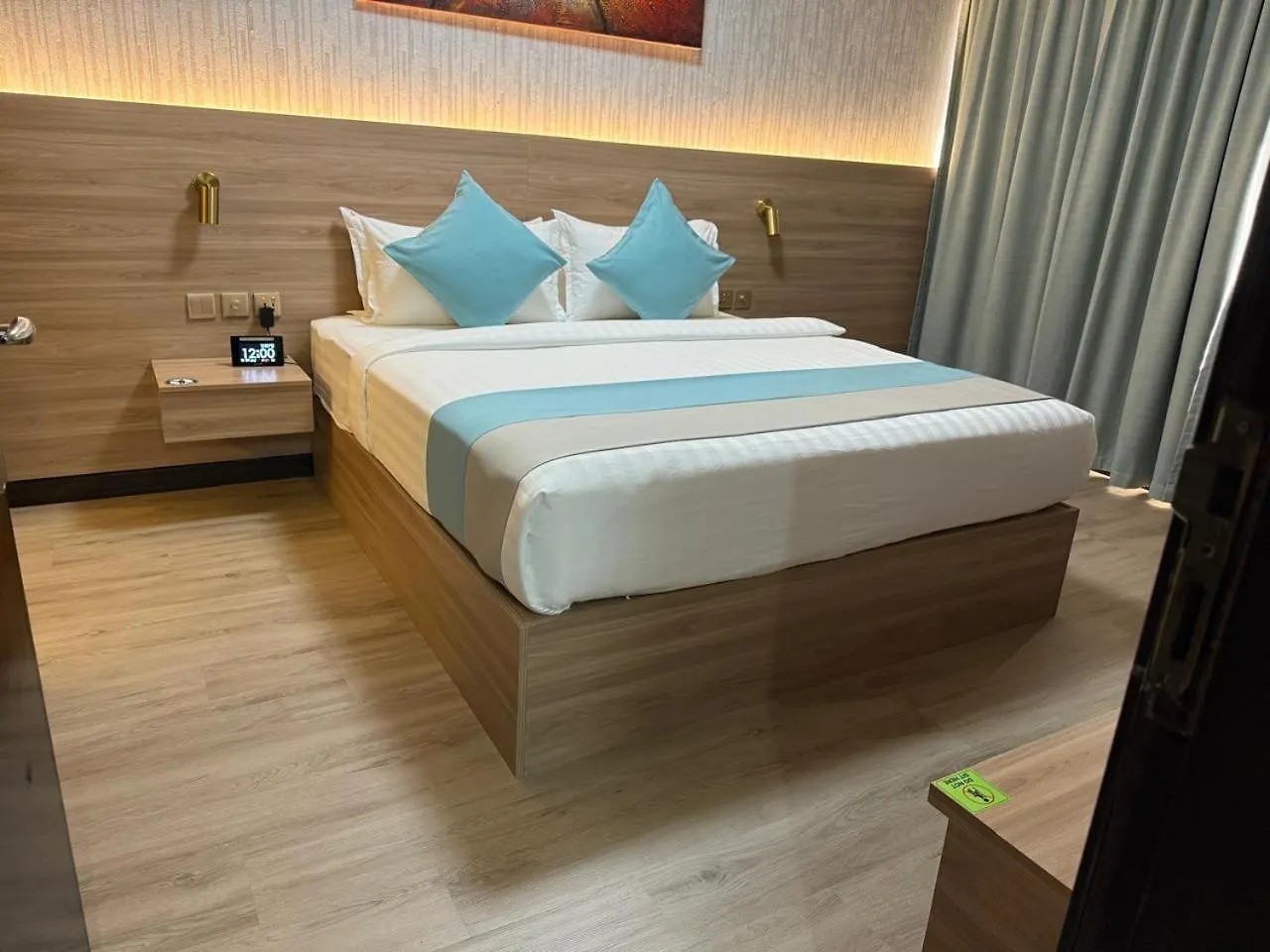 Strand Hotel Abu Dhabi 3*,  United Arab Emirates