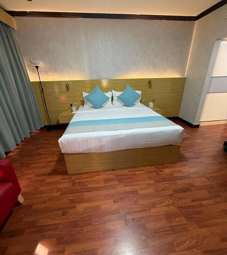 Strand Hotel Абу-Даби