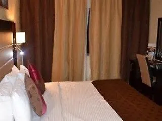 Strand Hotel Абу-Даби 3*,